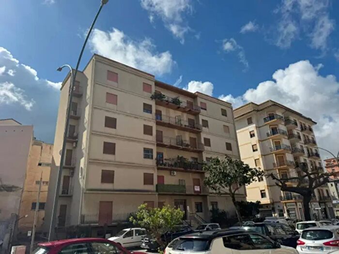 Appartamento con 6 locali in vendita in Viale Europa, Alcamo