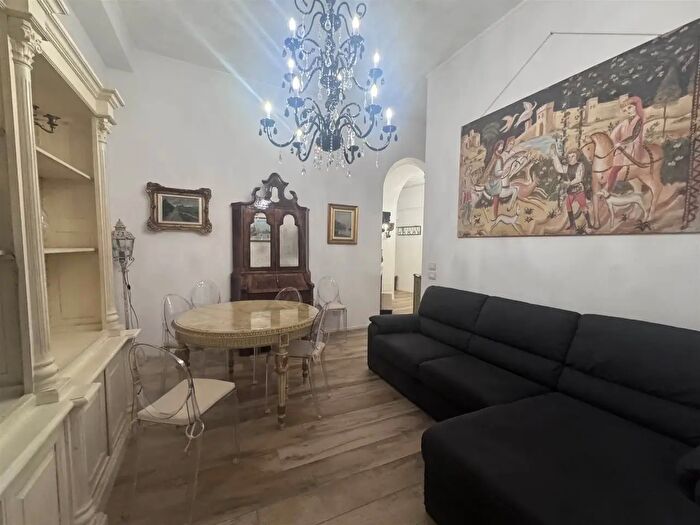 Appartamento trilocale in vendita in Piazza Malvezzi, Desenzano Del Garda