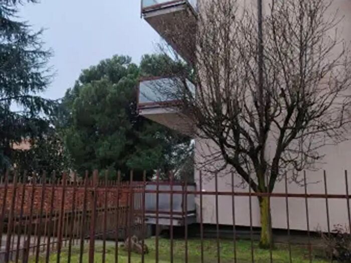 Appartamento trilocale in vendita in Via Angelo Amati, Pavia