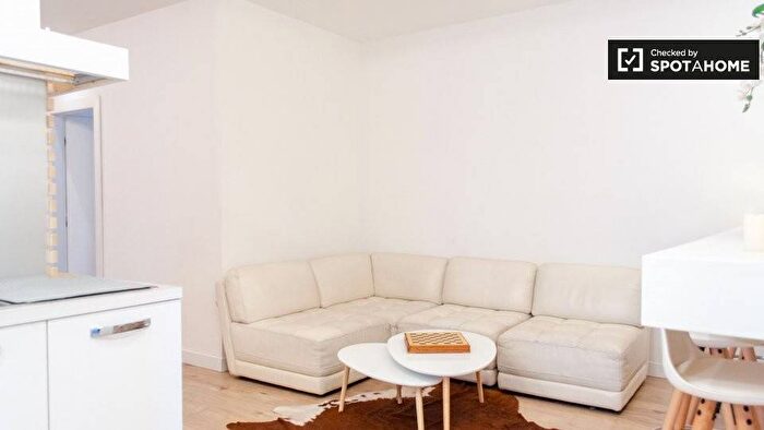 Appartamento in affitto in Via Livorno, Bologna, Roma