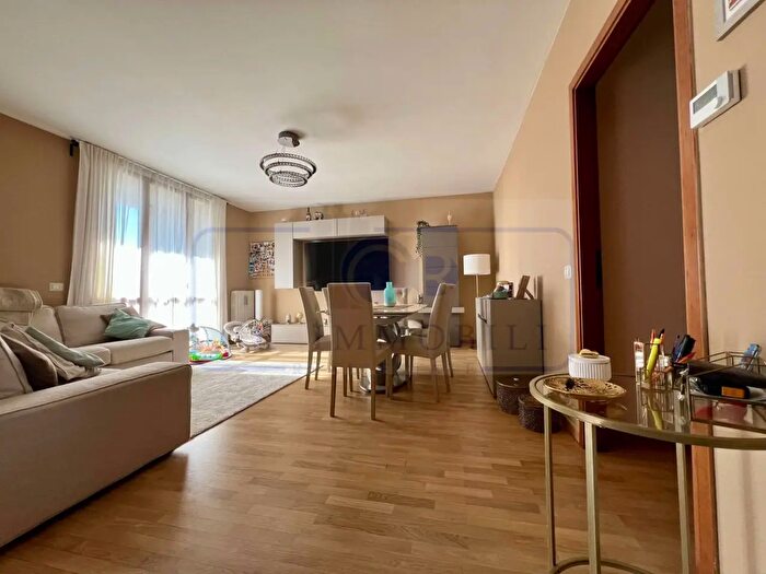 Appartamento trilocale in affitto in Bollate