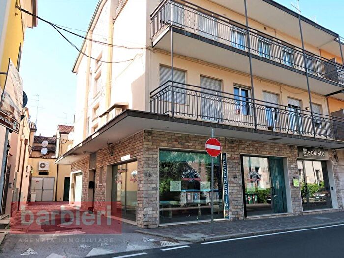 Appartamento trilocale in affitto in Via Circonvallazione, Centro, Cervia