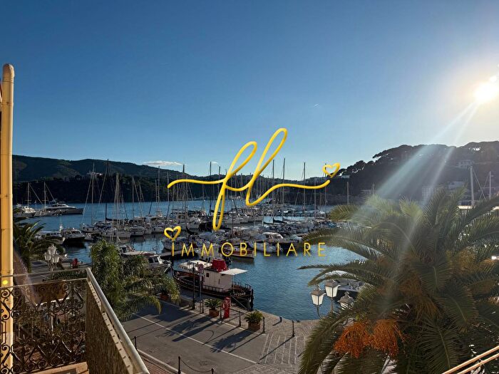 Appartamento con 6 locali in vendita in Porto Azzurro