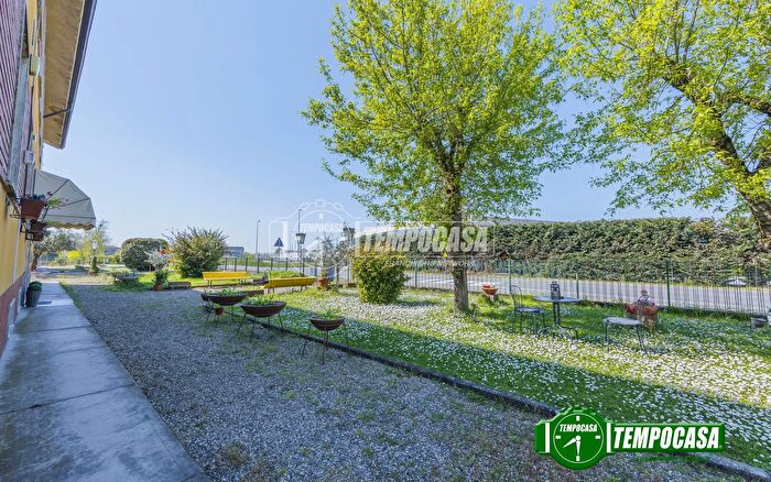 Appartamento trilocale in vendita in Strada per Ponteriglio, Pontenure