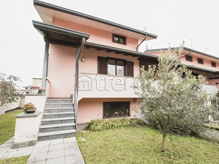 Casa con 5 locali in vendita in Nerviano