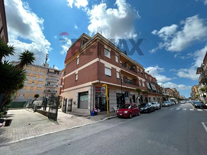 Appartamento trilocale in vendita in Via dei Lauri, Aprilia