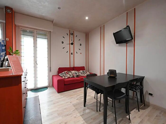 Appartamento con 5 locali in vendita in Piazza Dante, Modena