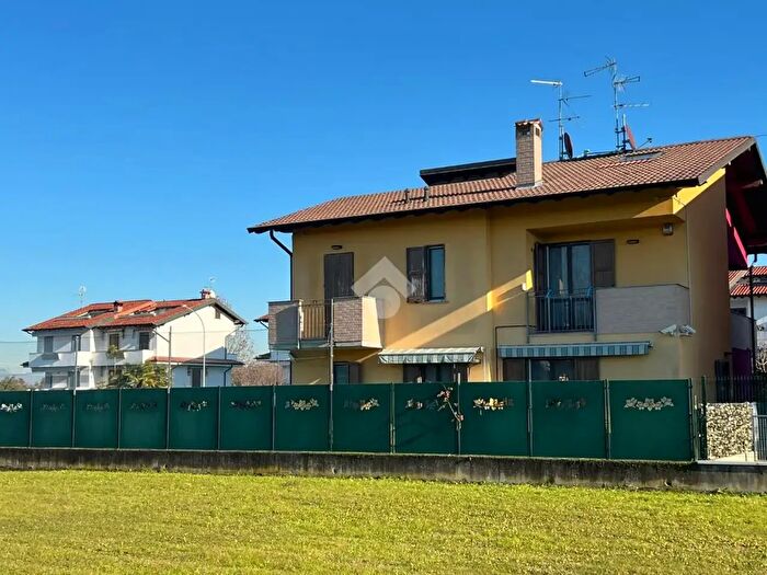 Casa quadrilocale in vendita in Via Cà Bernardo, Fornovo San Giovanni