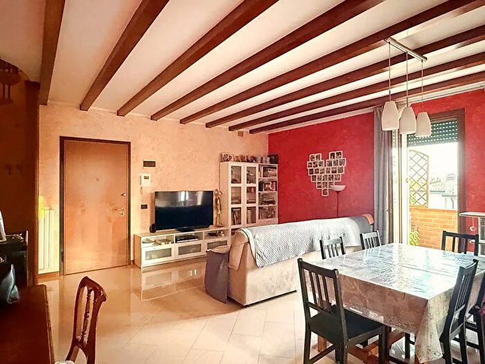 Appartamento quadrilocale in vendita in Vicolo Toscanini, Albignasego