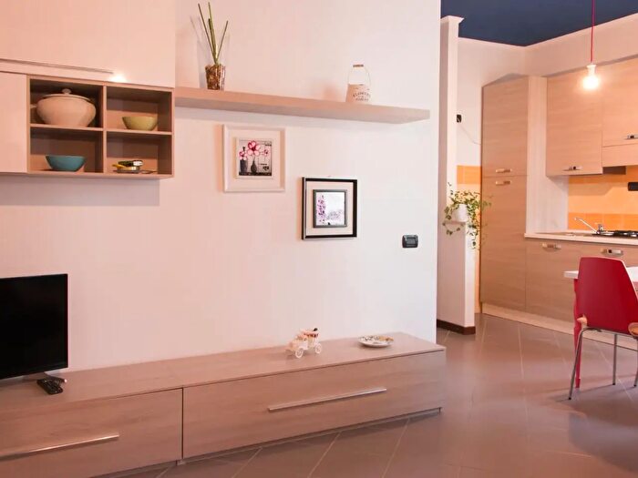 Appartamento monolocale in affitto in Via Porretta, Milano