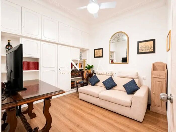 Appartamento con 6 locali in vendita in Via Camillo Benso di Cavour, Firenze