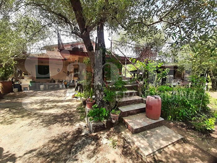 Casa bilocale in vendita in Contrada San Bartolomeo Snc, Teano