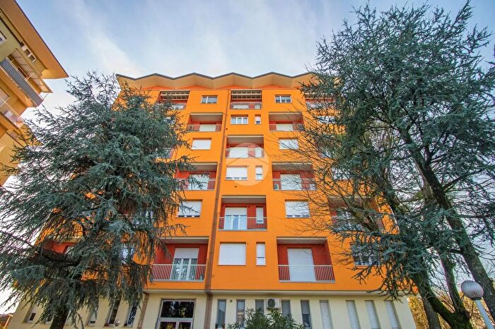 Appartamento trilocale in vendita in Via Milano, Garbagnate Milanese