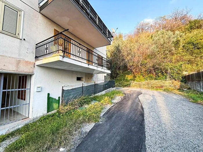 Appartamento trilocale in vendita in Via Marinella, Falconara Albanese