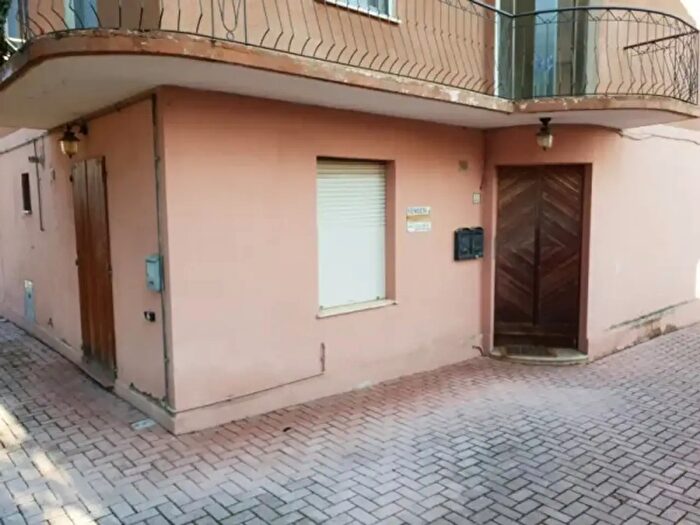 Appartamento bilocale in vendita in Viale Dottor Pietro Santini, Loro Piceno