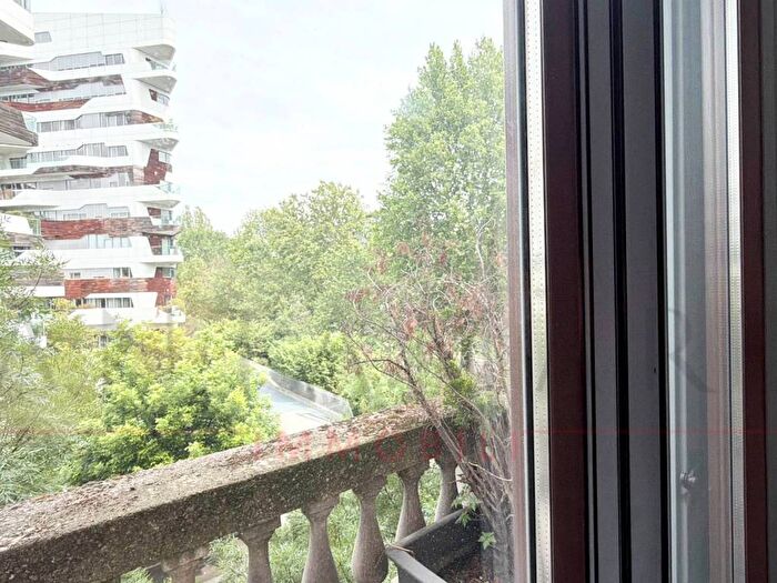 Appartamento trilocale in affitto in Viale Cassiodoro, Sempione, Milano