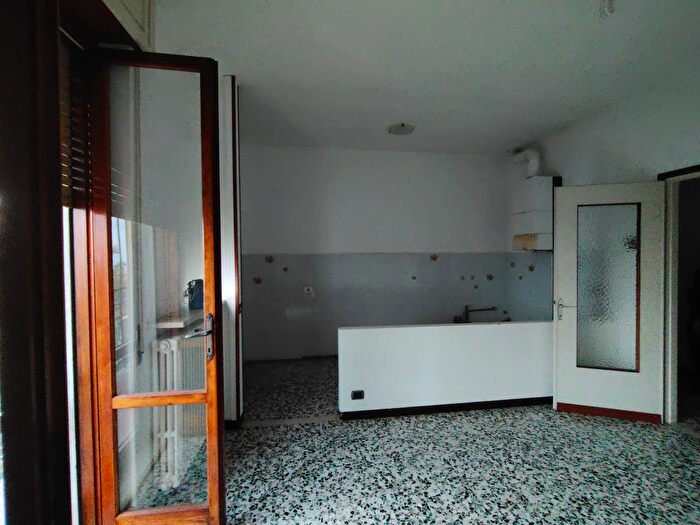 Appartamento trilocale in affitto in Via Creta, Ziano Piacentino