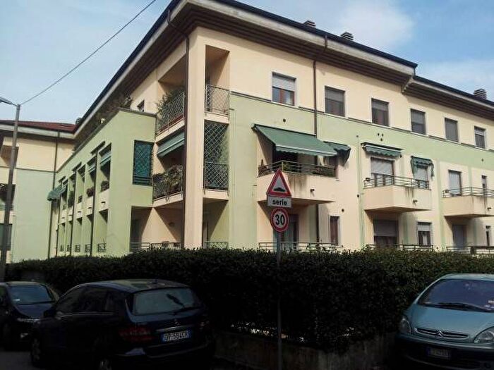 Appartamento bilocale in affitto in Vicolo Basso Acquar, Borgo Roma, Verona