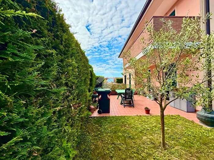 Appartamento trilocale in vendita in Via Cassino, Abano Terme