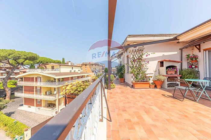 Appartamento trilocale in vendita in Via Montelupo Fiorentino, Roma