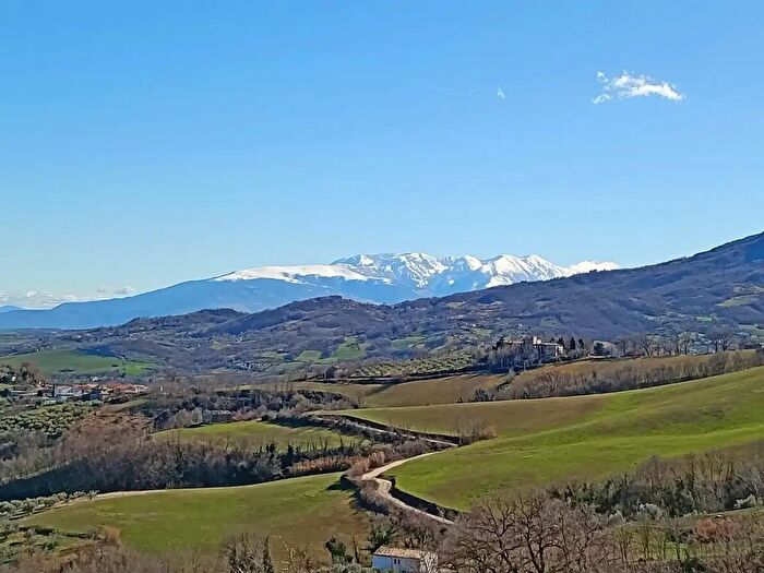 Casa in vendita in Farindola