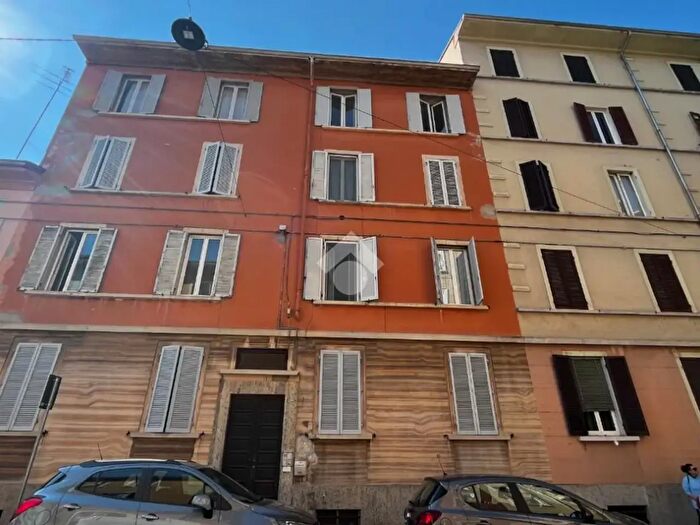 Appartamento trilocale in vendita in Via Tommaso Gulli, Parma