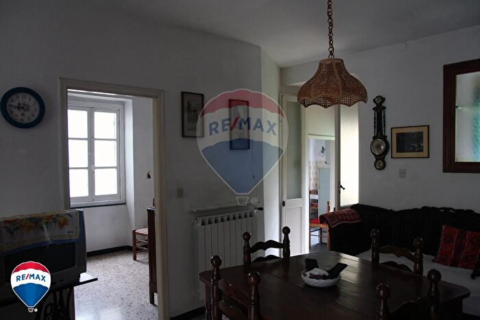 Casa con 14 locali in vendita in Brizzolara, Borzonasca