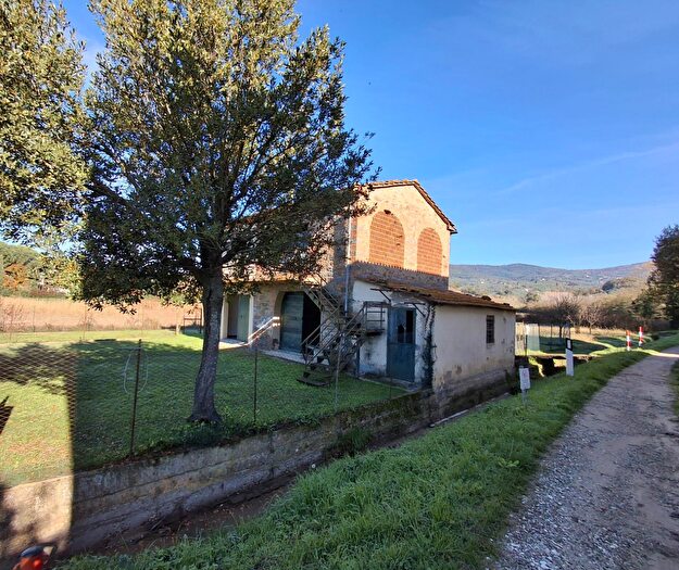 Casa quadrilocale in vendita in Vinci
