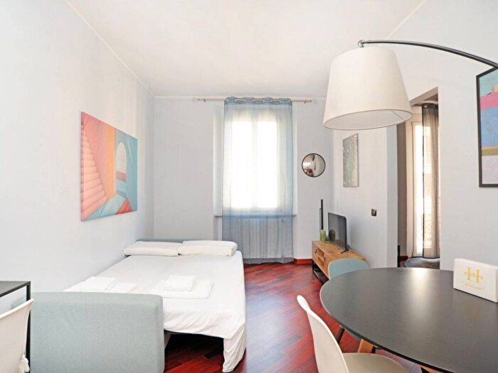 Appartamento trilocale in affitto in Via Lecco, Porta Venezia, Milano