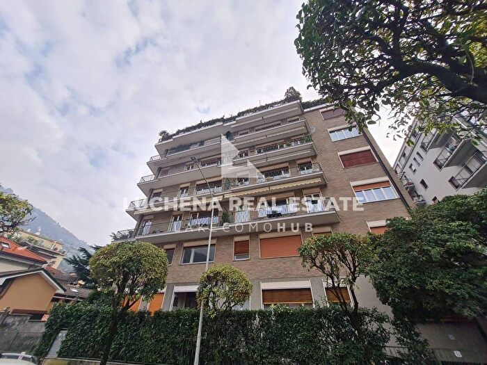 Appartamento trilocale in affitto in Via Giuseppe Ferrari, Valduce Crispi, Como