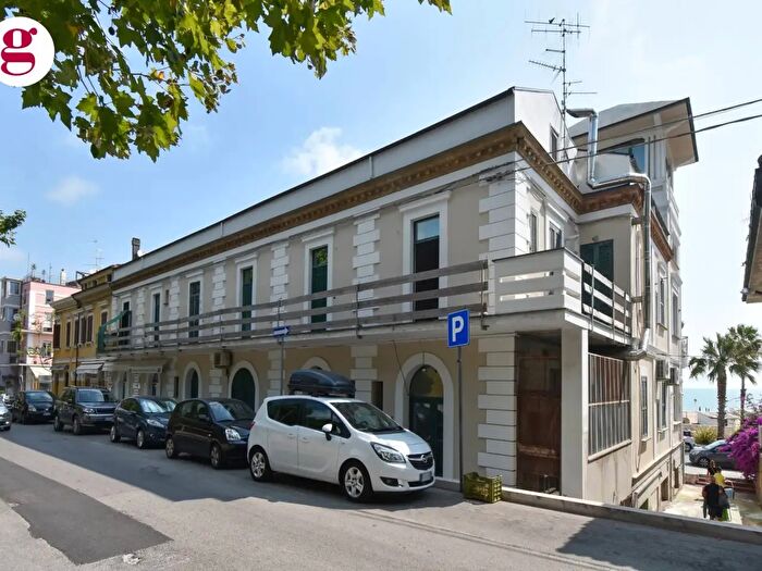 Appartamento quadrilocale in vendita in Via Zara, Vasto