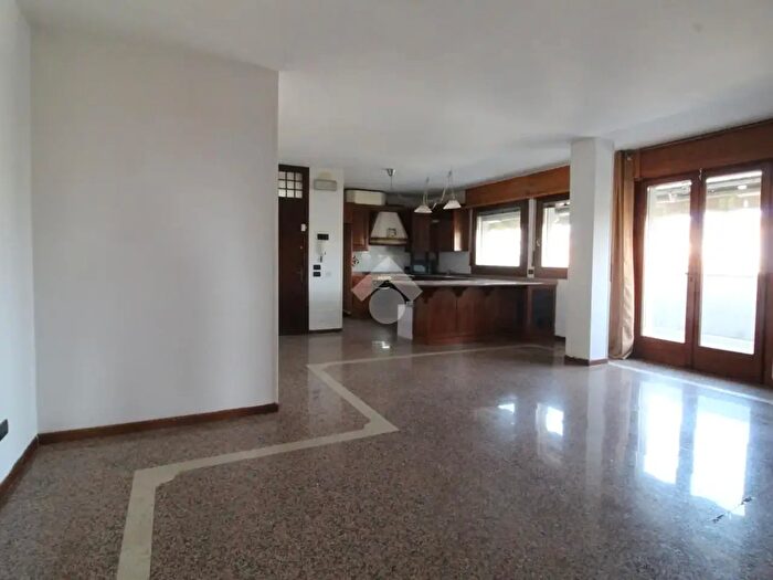 Appartamento quadrilocale in vendita in Martiri del Grappa, Cassola