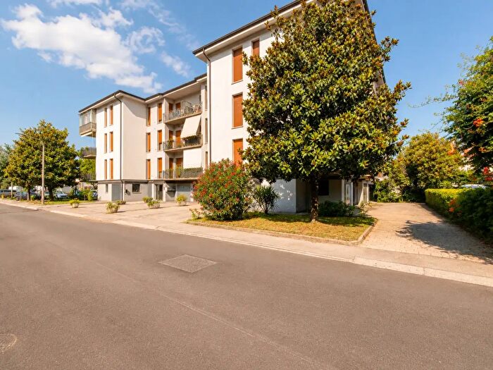 Appartamento trilocale in vendita in Via Salvo d'Acquisto, Vicenza