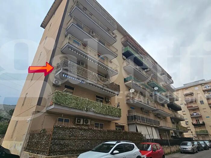Appartamento trilocale in vendita in Via Pietro Scaglione, Palermo
