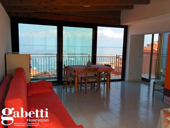 Appartamento con 5 locali in vendita in Vico Umberto Snc, Gioiosa Marea