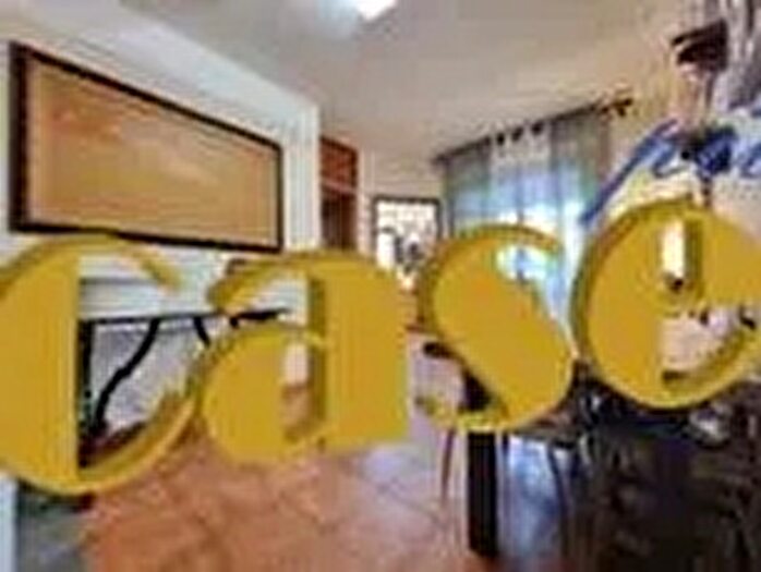 Appartamento con 8 locali in vendita in Viareggio