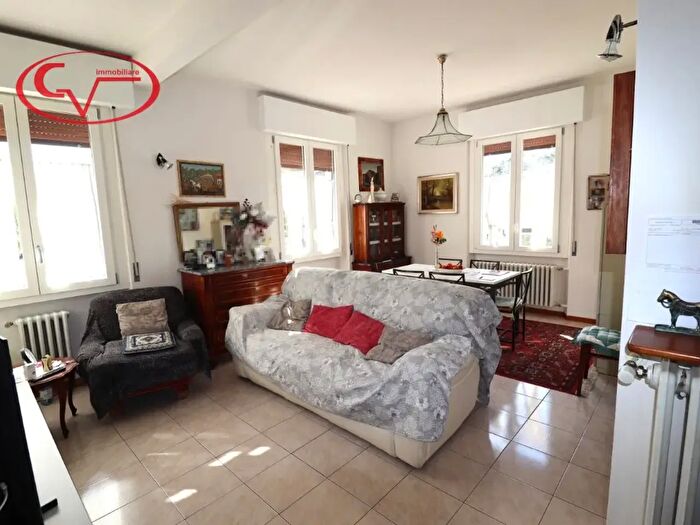 Appartamento con 6 locali in vendita in Via Isonzo, Montevarchi