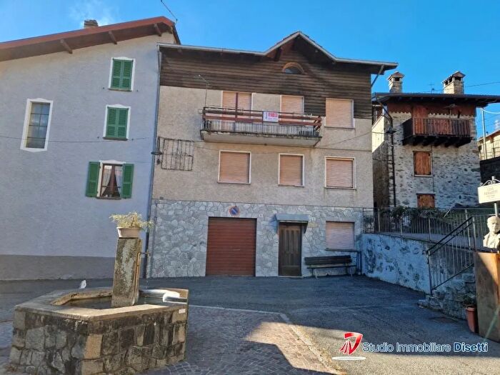 Casa con 5 locali in vendita in Via Conte Benso di Cavour, Edolo
