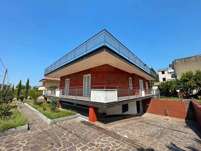 Casa con 5 locali in vendita in Avella