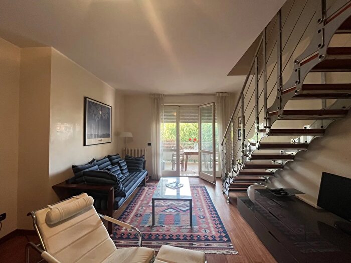 Appartamento trilocale in vendita in Via Bologna, Viareggio