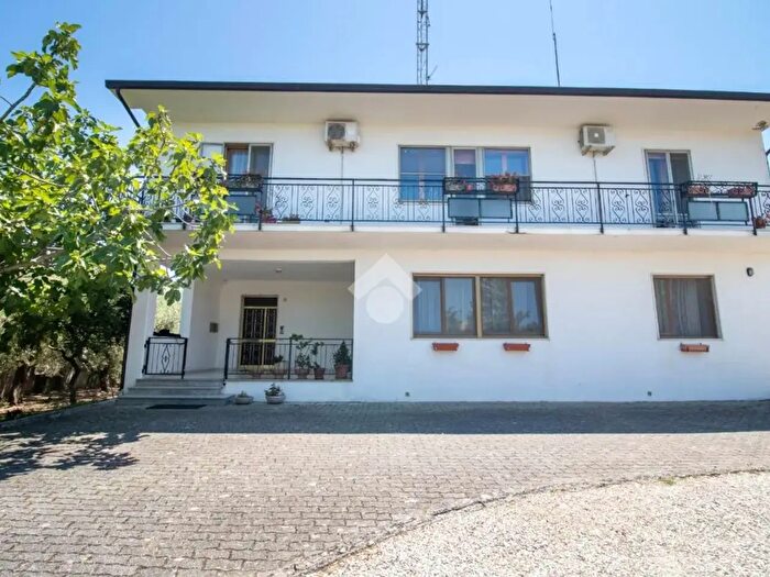 Casa con 7 locali in vendita in Via Ss, Ortona