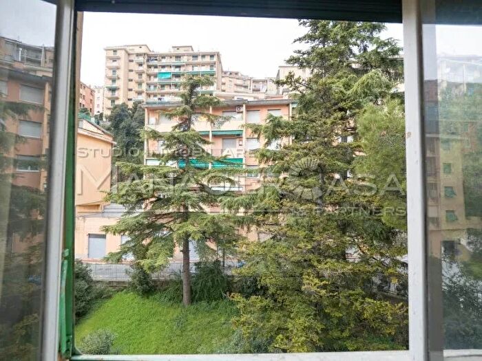 Appartamento quadrilocale in vendita in Via Remigio Zena, Genova