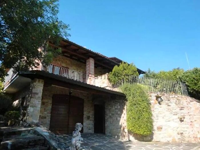 Casa con 9 locali in affitto in Gazzola