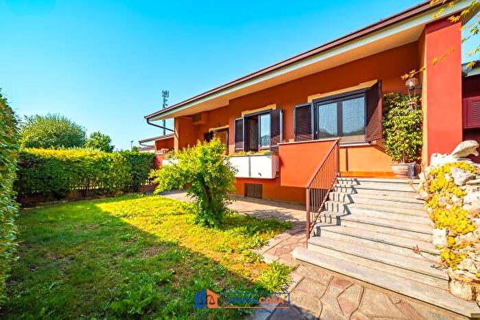 Casa con 6 locali in vendita in Via Emilio Visconti Venosta f, Bra