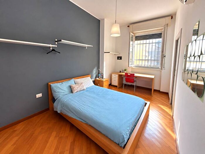 Appartamento trilocale in affitto in Viale Bligny, Bocconi, Milano