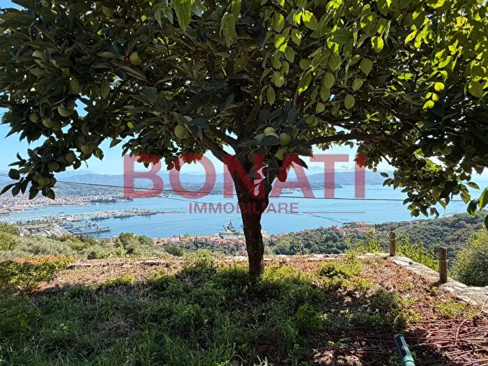 Casa con 6 locali in vendita in La Spezia