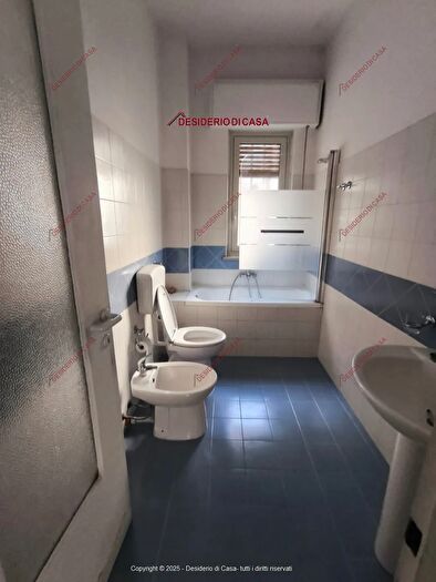 Appartamento quadrilocale in vendita in Viale Emilia Palermo Pa Italia, Palermo