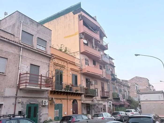 Appartamento trilocale in vendita in Via Giovanni Evangelista di Blasi, Palermo