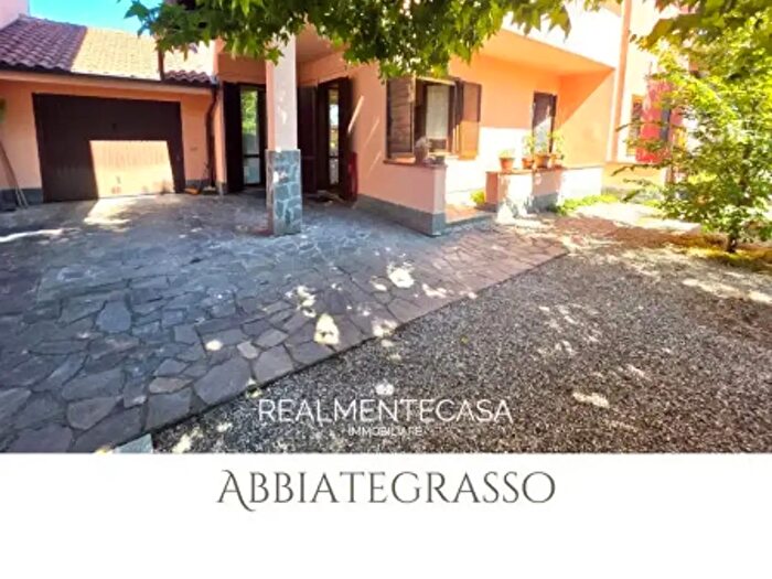 Casa con 5 locali in vendita in Via Settemb, Abbiategrasso
