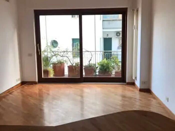 Appartamento trilocale in vendita in Via Archimede, Roma